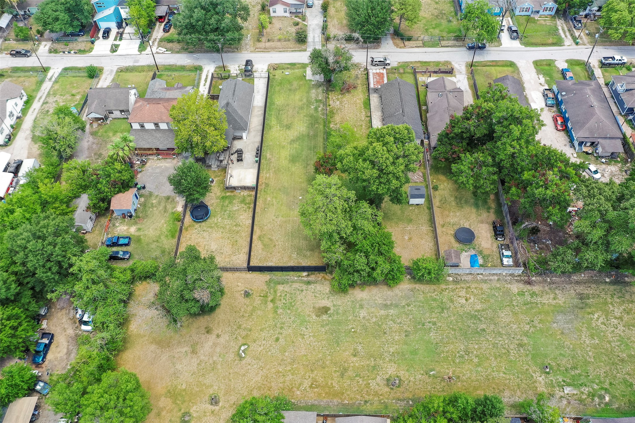 213 Sylvester Road Houston, TX 77009 - Photo 20 of 26 a view of garden