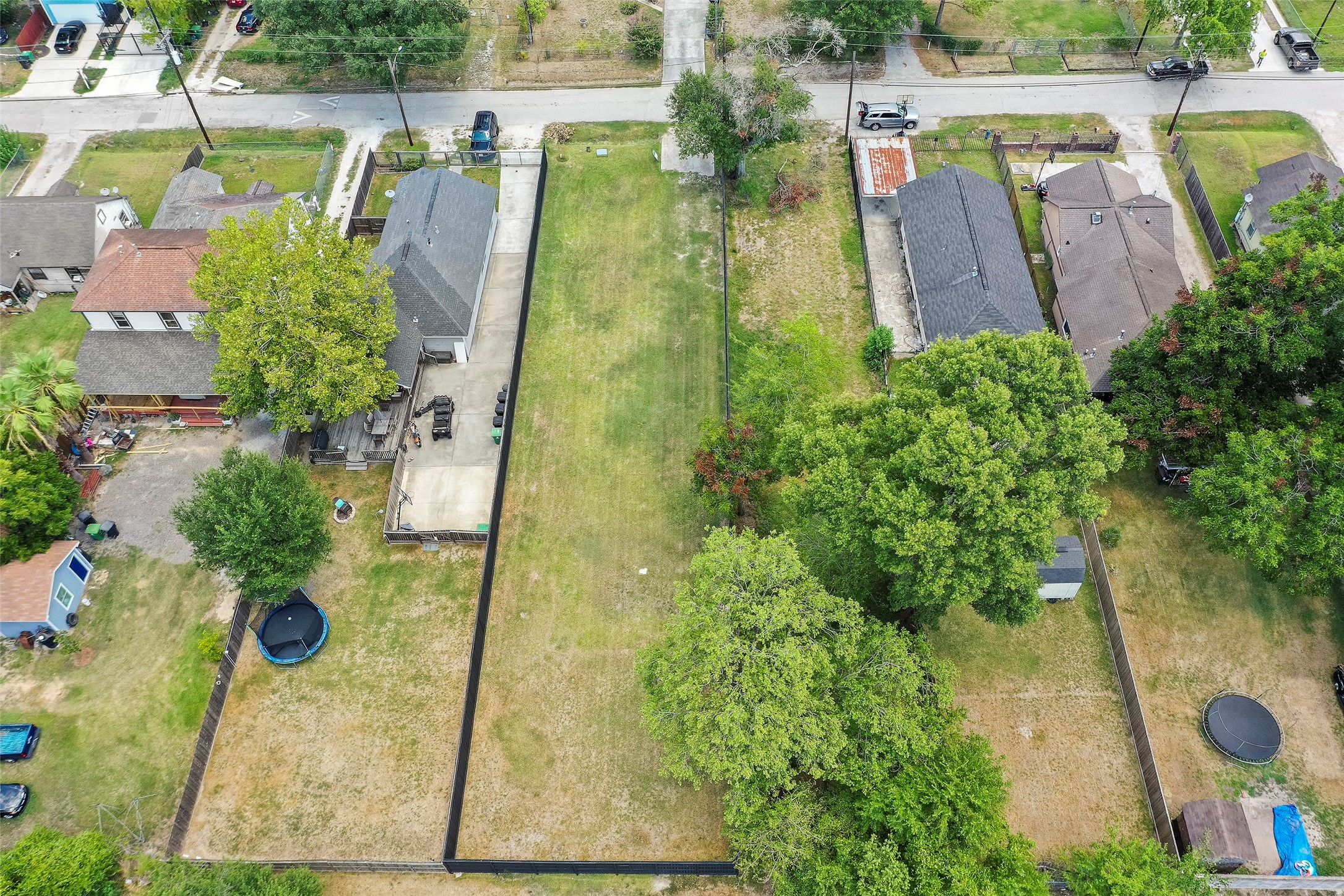 213 Sylvester Road Houston, TX 77009 - Photo 21 of 26 an aerial view of a garden with swimming pool
