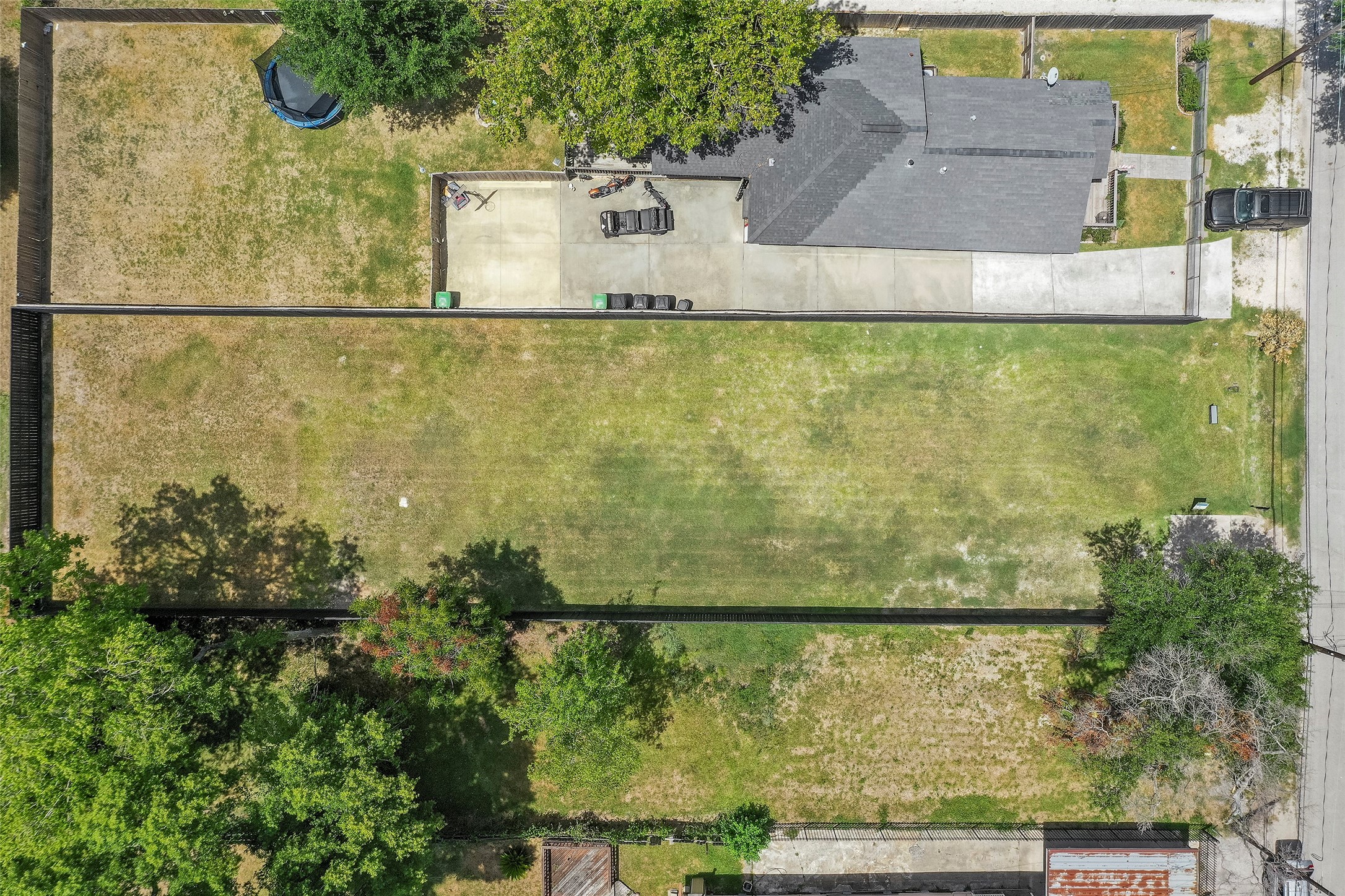213 Sylvester Road Houston, TX 77009 - Photo 9 of 26 an aerial view of residential houses with outdoor space