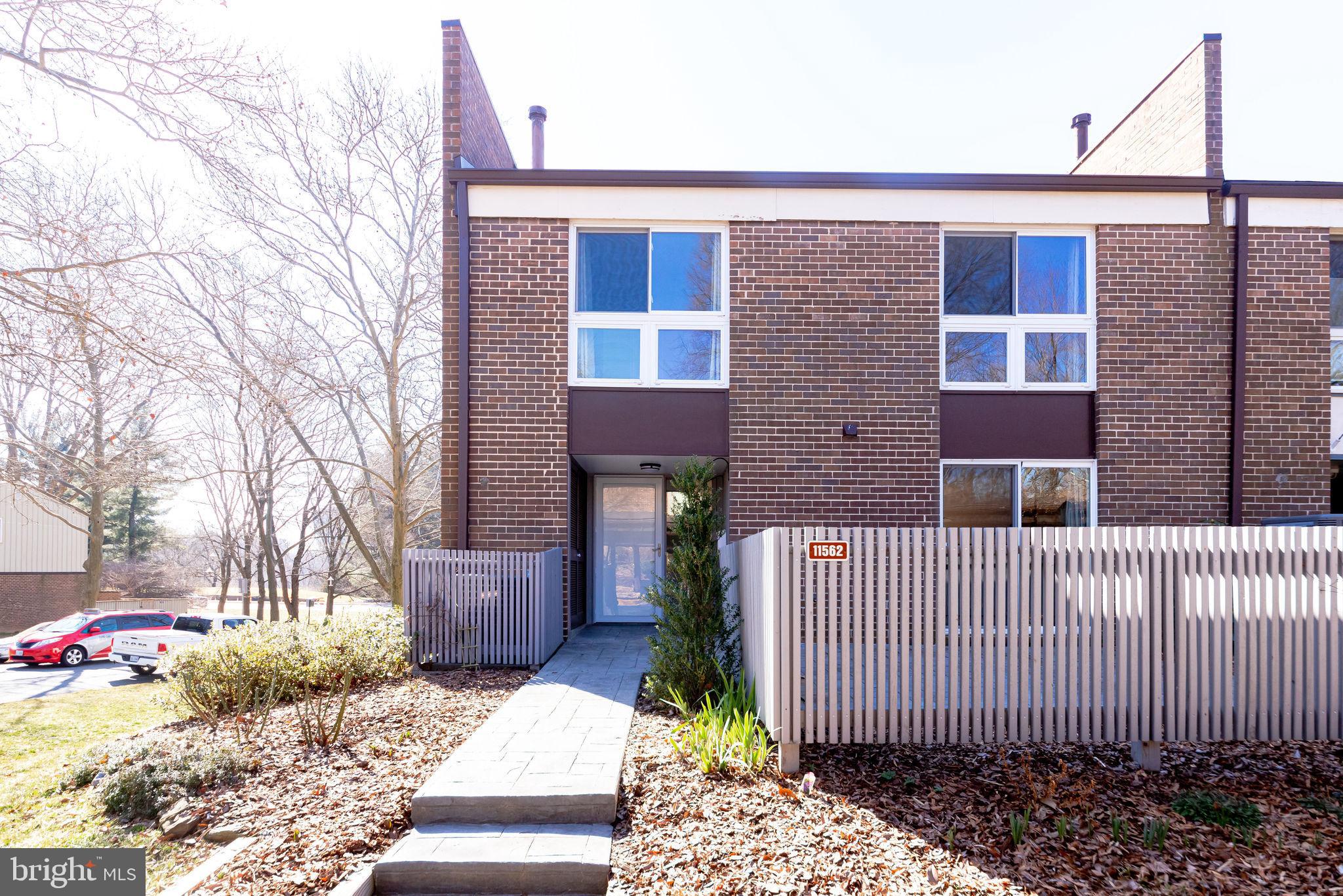 11562 Links Drive Reston, VA 20190 - Photo 1 of 40