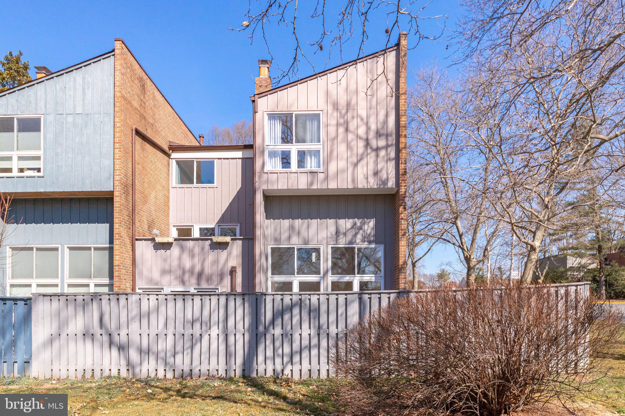 11562 Links Drive Reston, VA 20190 - Photo 2 of 40