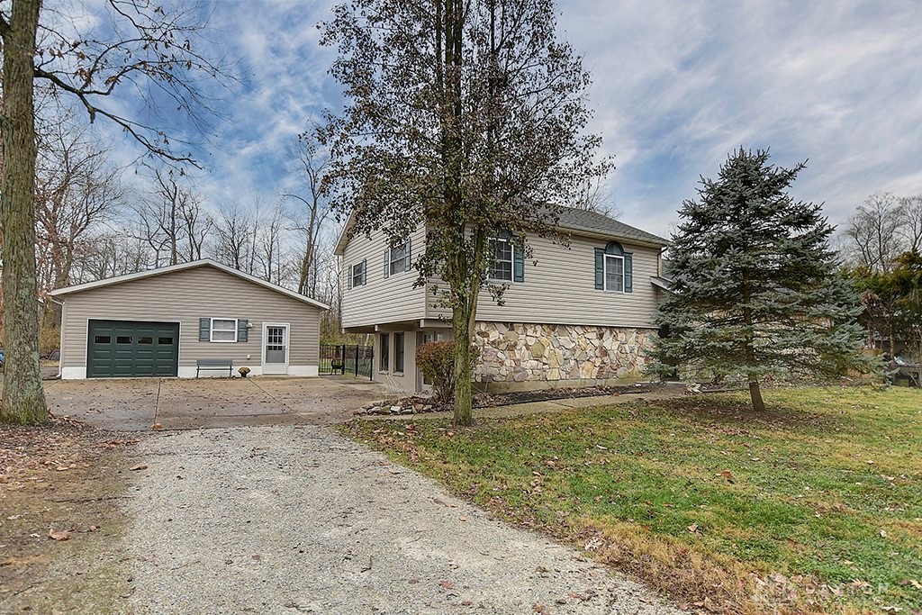 3159 Rocky Point Road Springfield, OH 45502 - Photo 3 of 40 Gallery Image 3