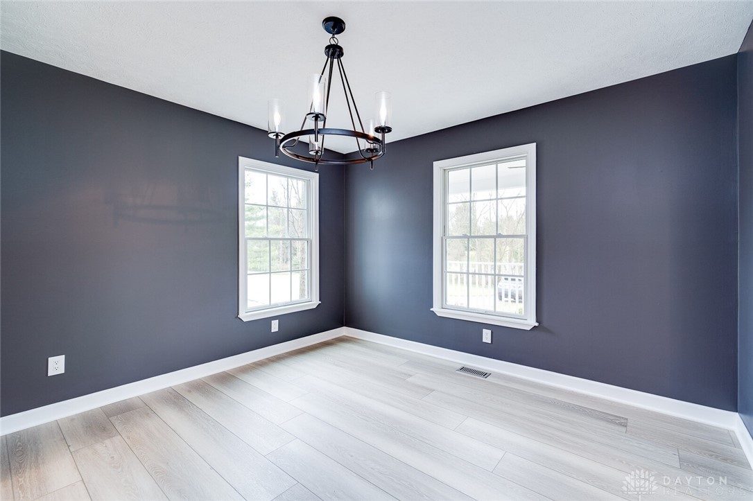 537 Tollhouse Road Springfield, OH 45504 - Photo 10 of 45 Dining room