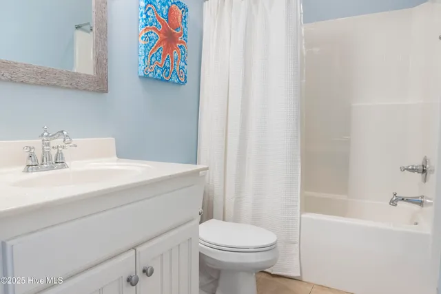 $1,700 | 316 Columbia Avenue, Unit 1, Carolina Beach, NC 28428