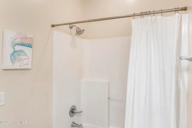 $1,700 | 316 Columbia Avenue, Unit 1, Carolina Beach, NC 28428