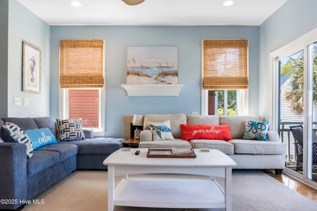 $1,700 | 316 Columbia Avenue, Unit 1, Carolina Beach, NC 28428