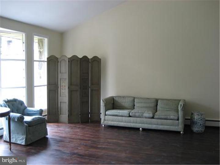 527 Sprague Road Penn Valley, PA 19072 - Photo 3 of 9 Living Room