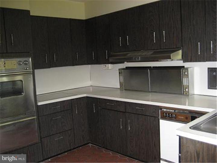 527 Sprague Road Penn Valley, PA 19072 - Photo 5 of 9 Kitchen