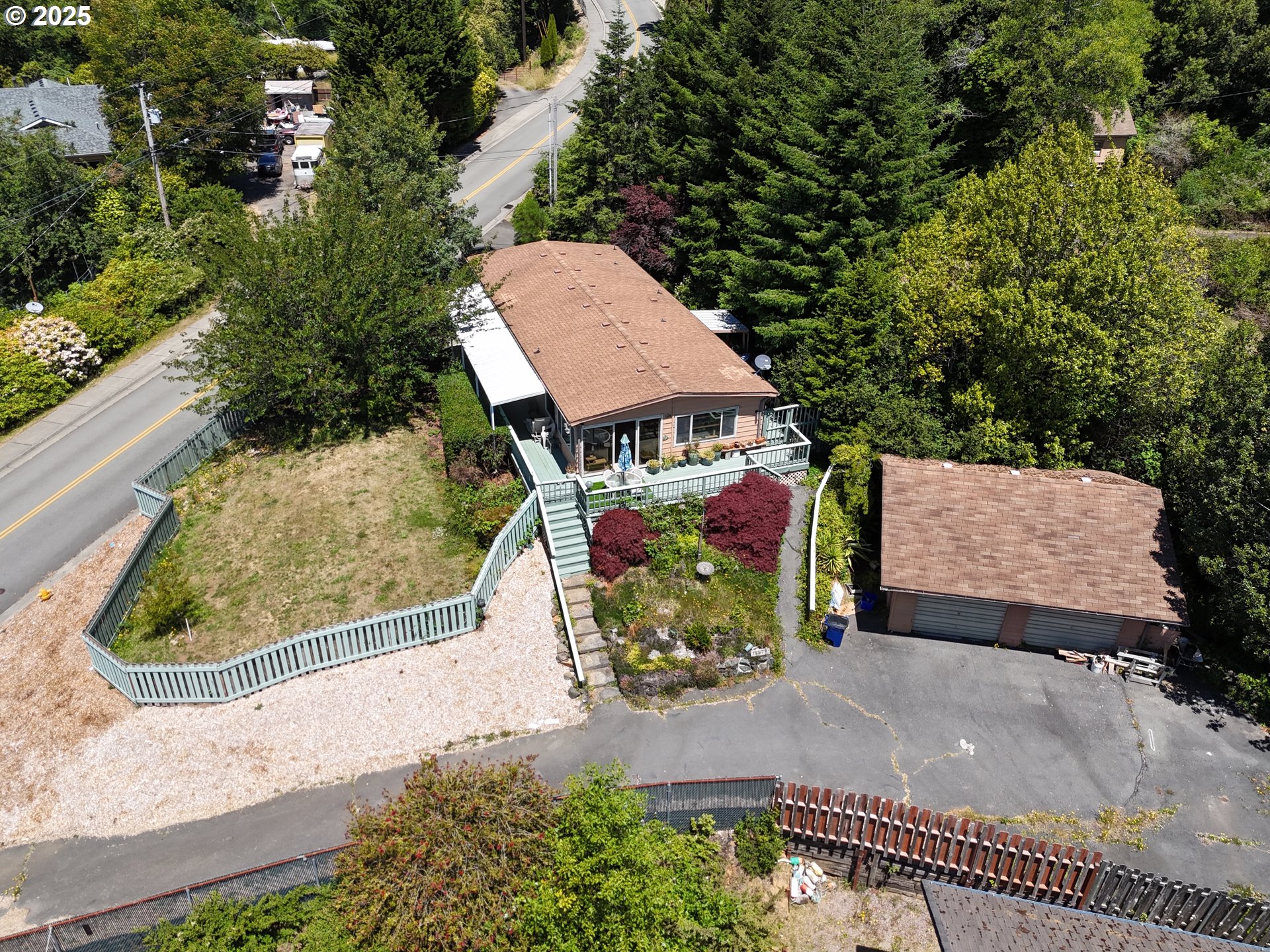 16579 Foster Road Brookings, OR 97415 - Photo 3 of 38 Gallery Image 3