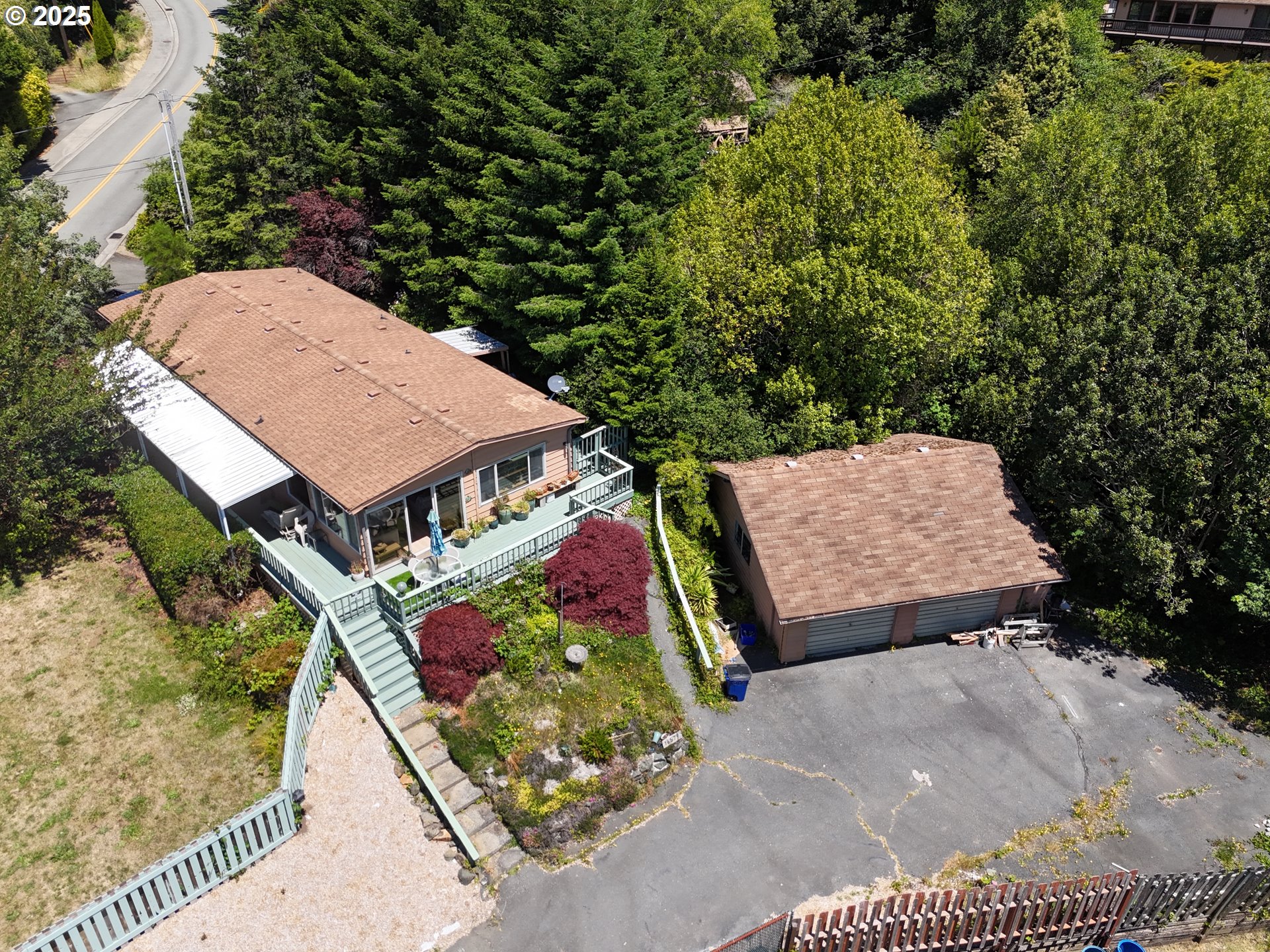 16579 Foster Road Brookings, OR 97415 - Photo 4 of 38 Gallery Image 4