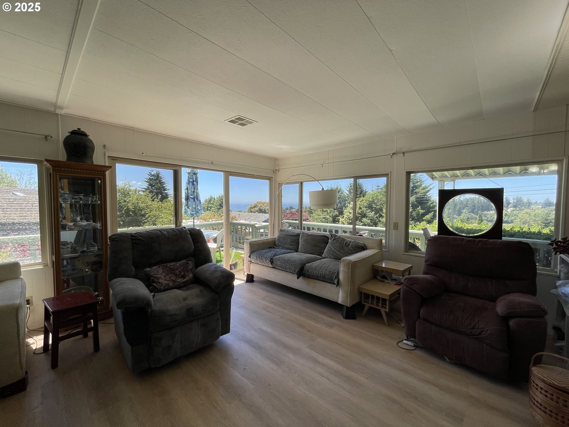 16579 Foster Road Brookings, OR 97415 - Photo 8 of 38 Gallery Image 8