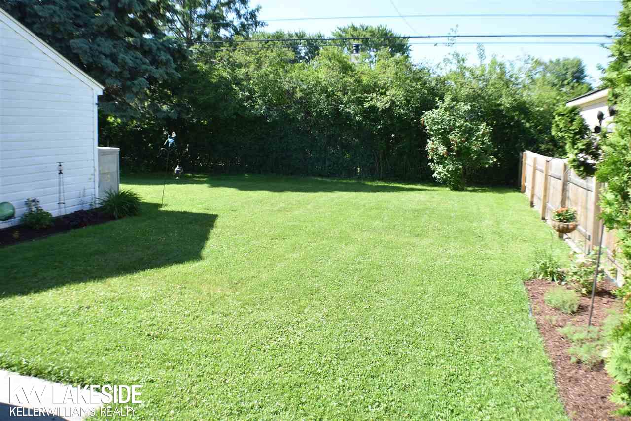 71 Vernier Road Grosse Pointe, MI 48236 - Photo 25 of 33 31383879-24.JPG