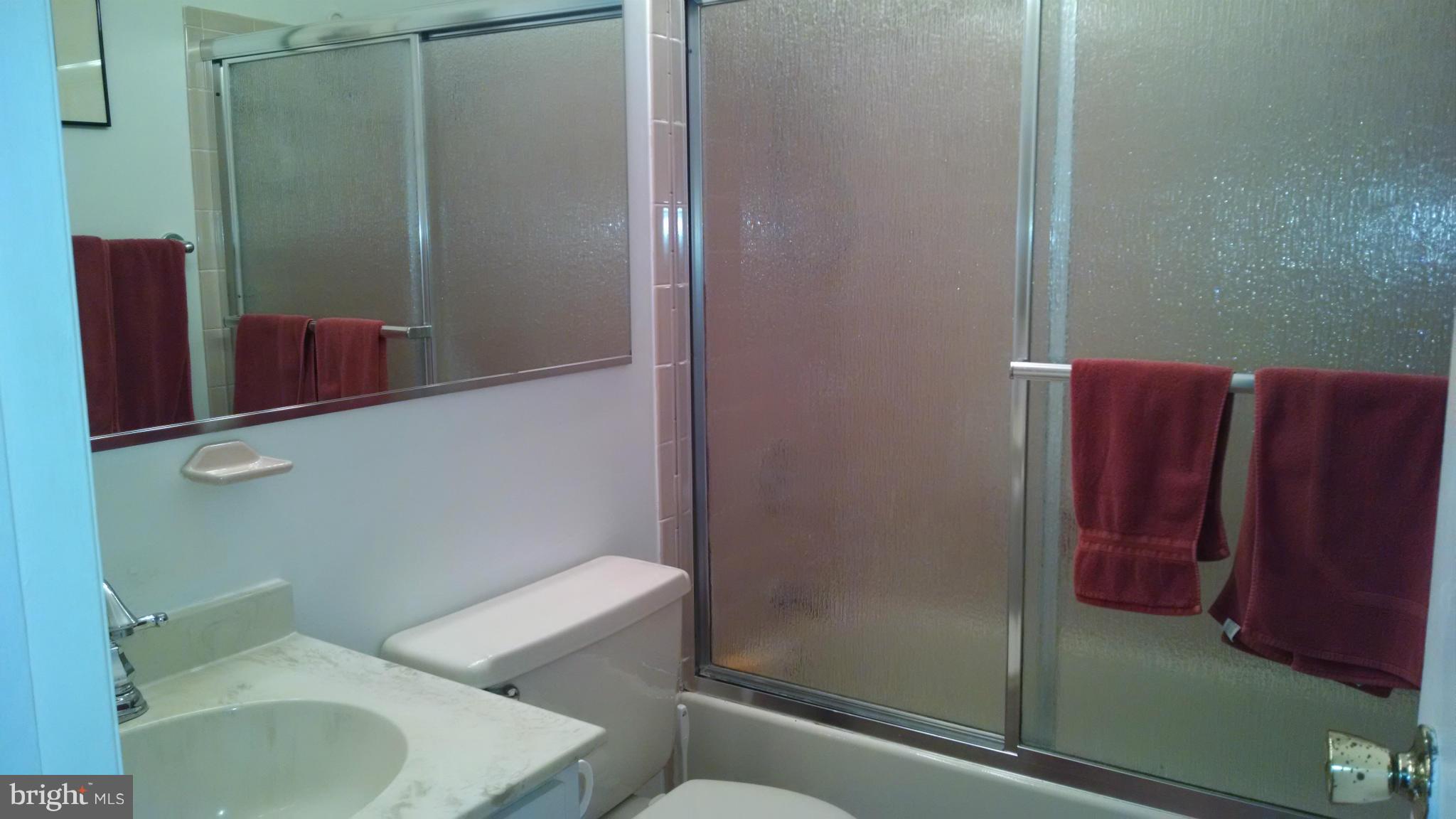 9259 Bellbeck Road Baltimore, MD 21234 - Photo 12 of 28 Bath (Master)