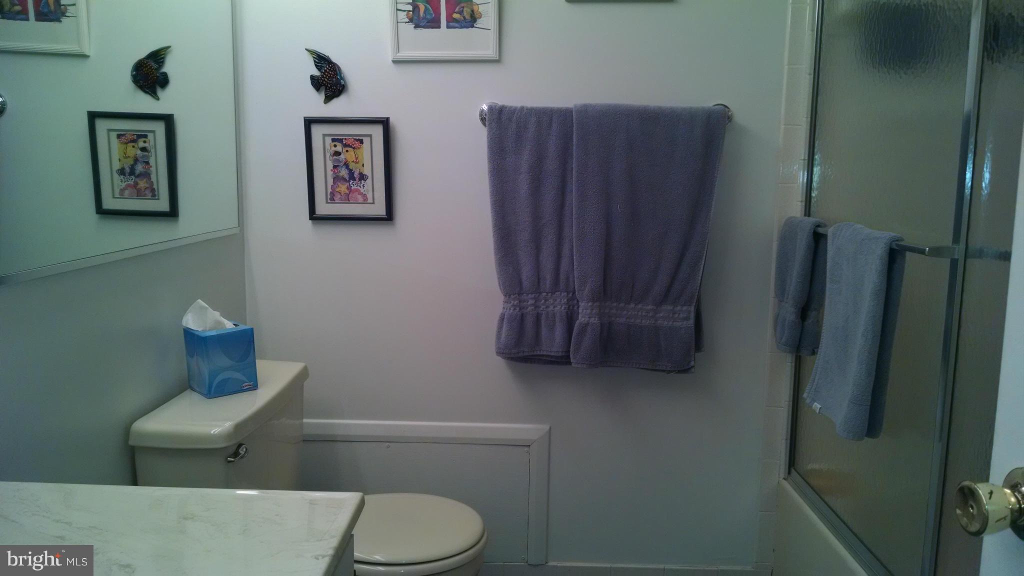 9259 Bellbeck Road Baltimore, MD 21234 - Photo 15 of 28 Bath