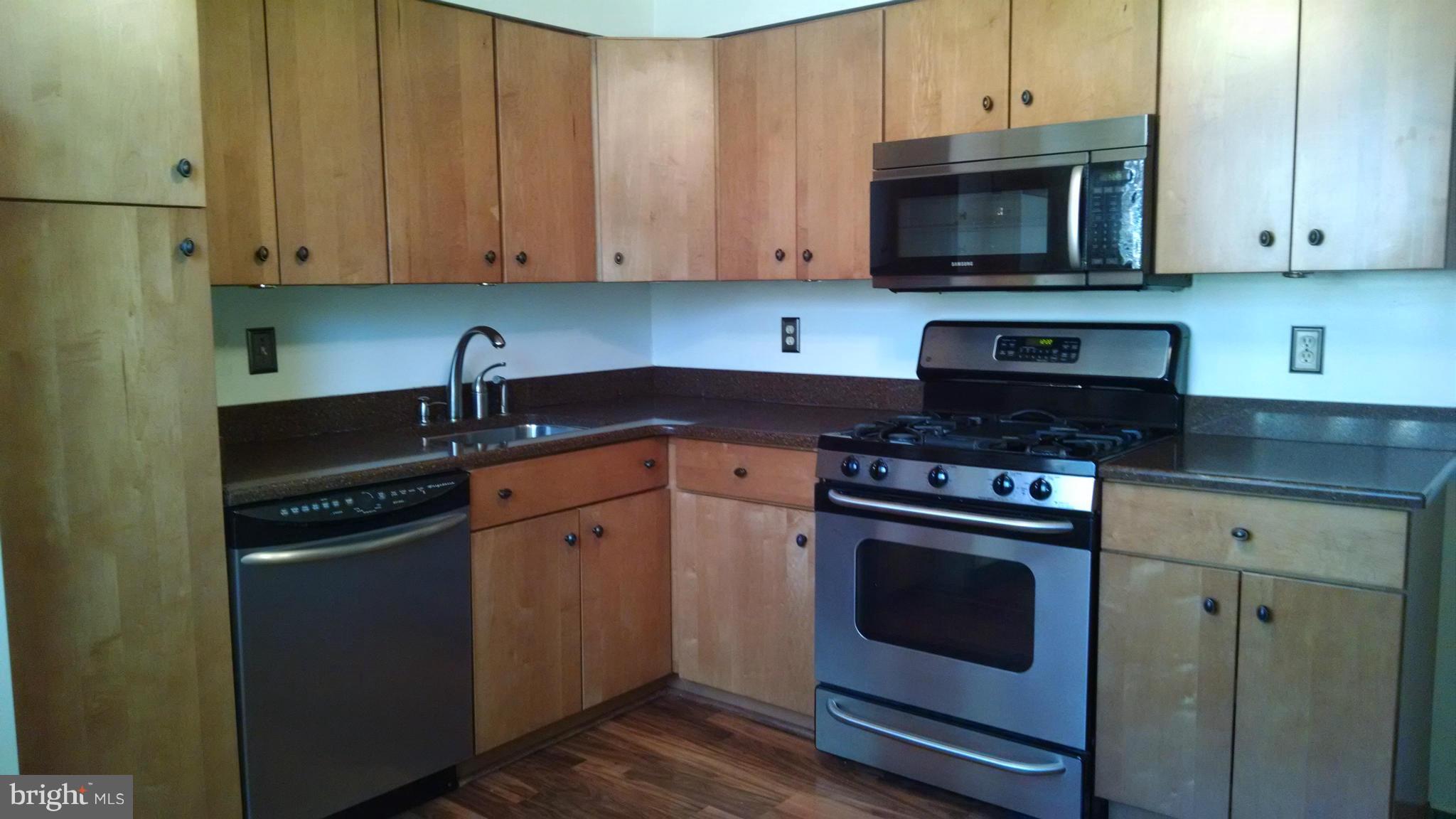 9259 Bellbeck Road Baltimore, MD 21234 - Photo 3 of 28 Kitchen