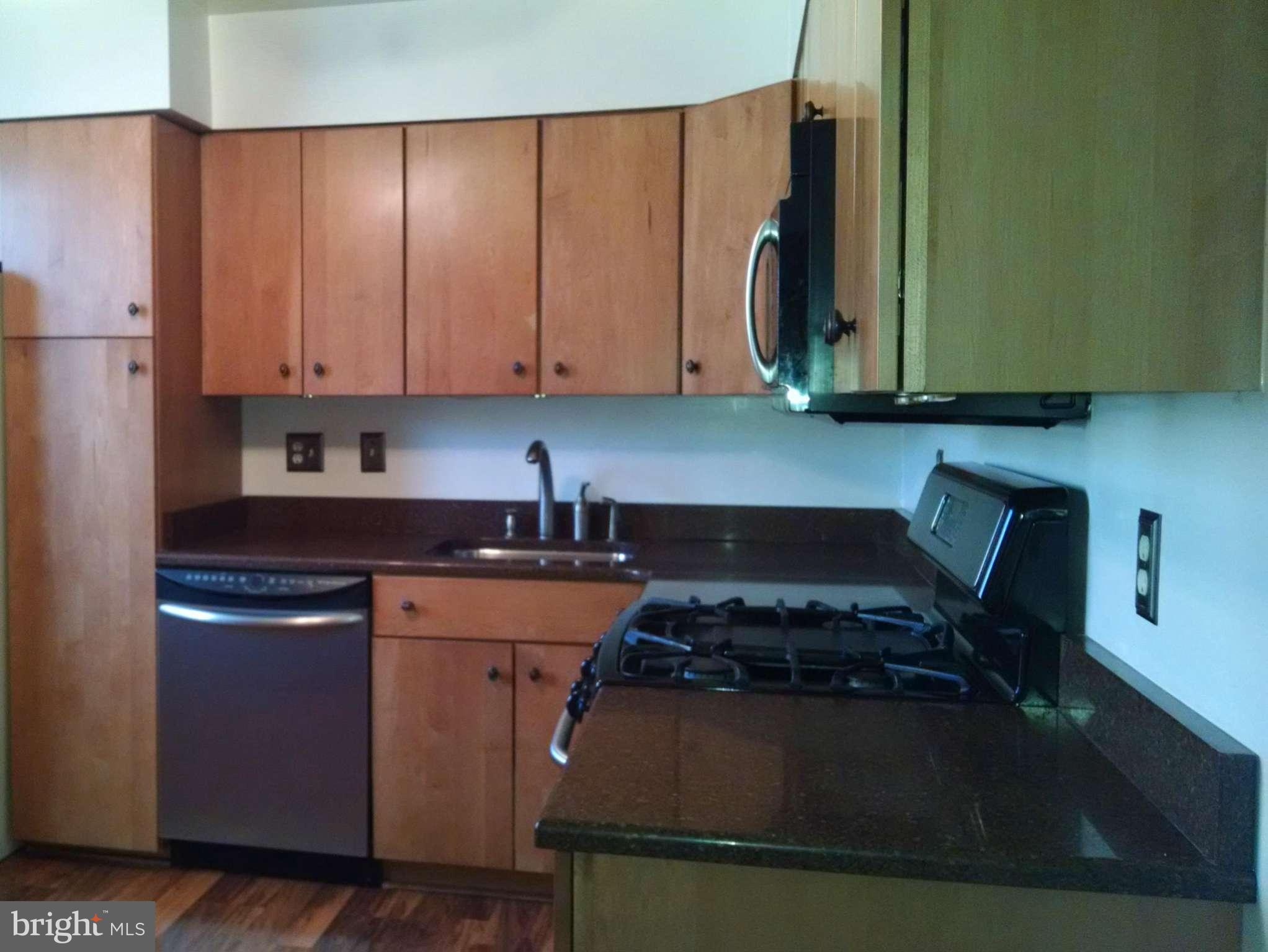 9259 Bellbeck Road Baltimore, MD 21234 - Photo 4 of 28 Kitchen