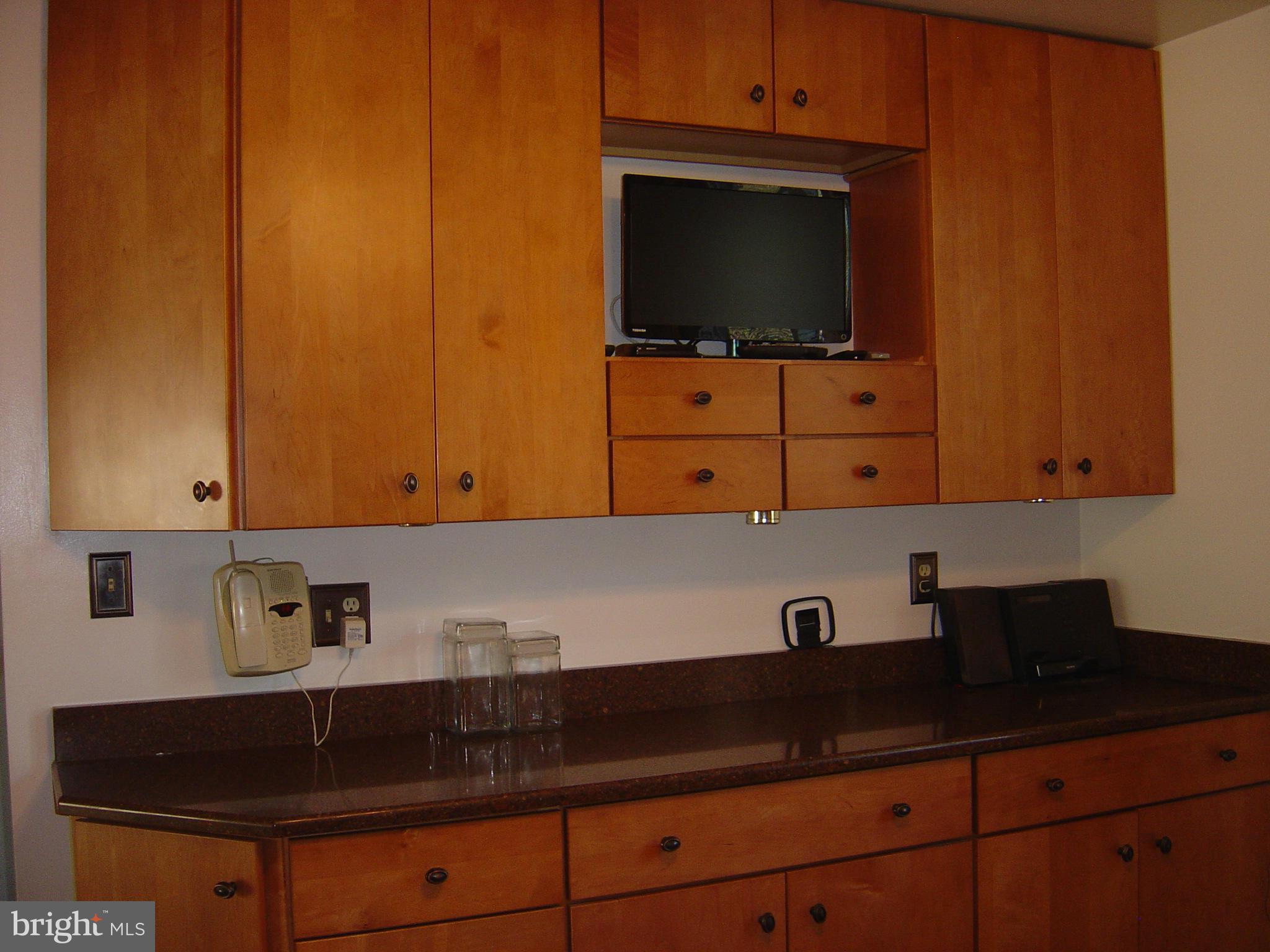 9259 Bellbeck Road Baltimore, MD 21234 - Photo 5 of 28 additional cabinets and counter space