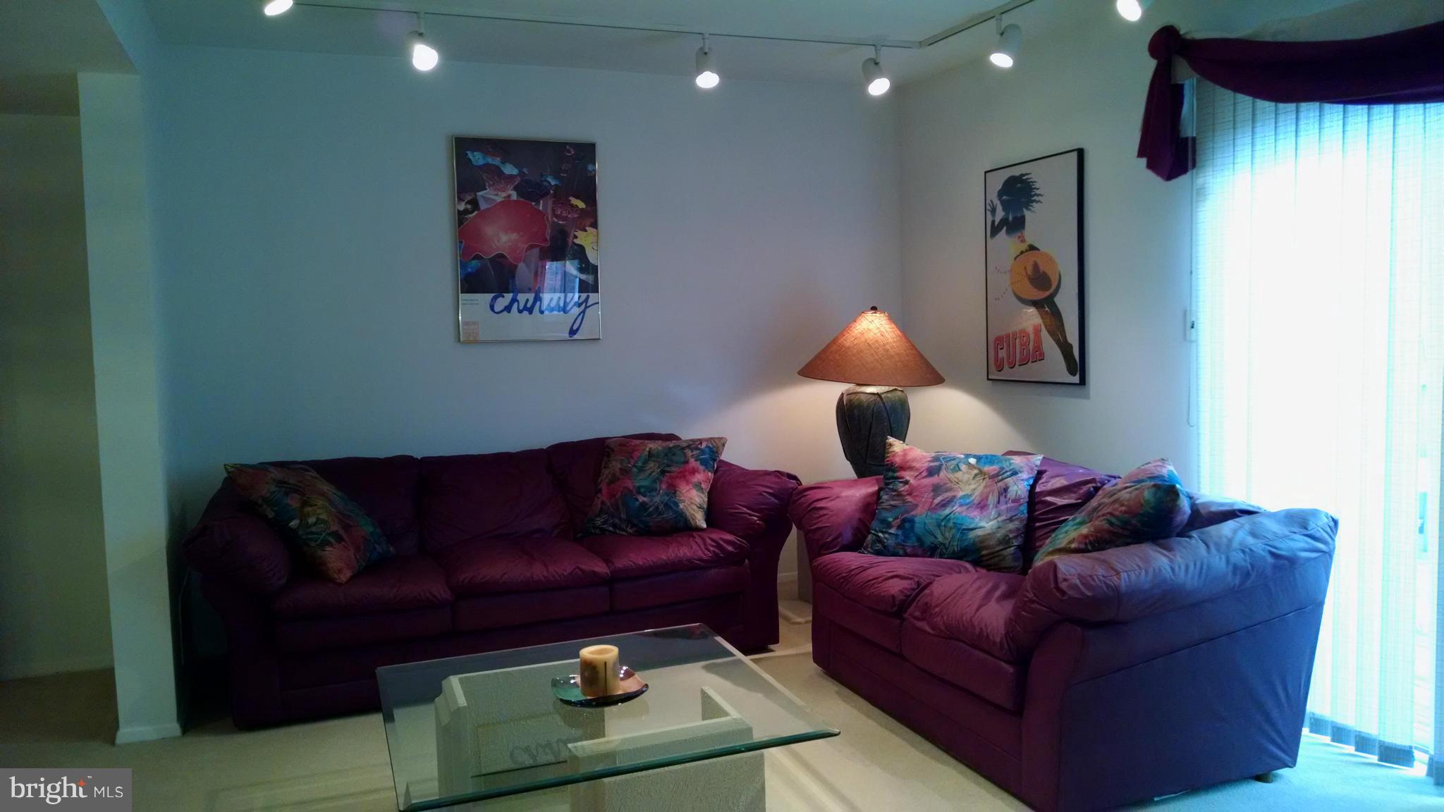 9259 Bellbeck Road Baltimore, MD 21234 - Photo 8 of 28 Living Room
