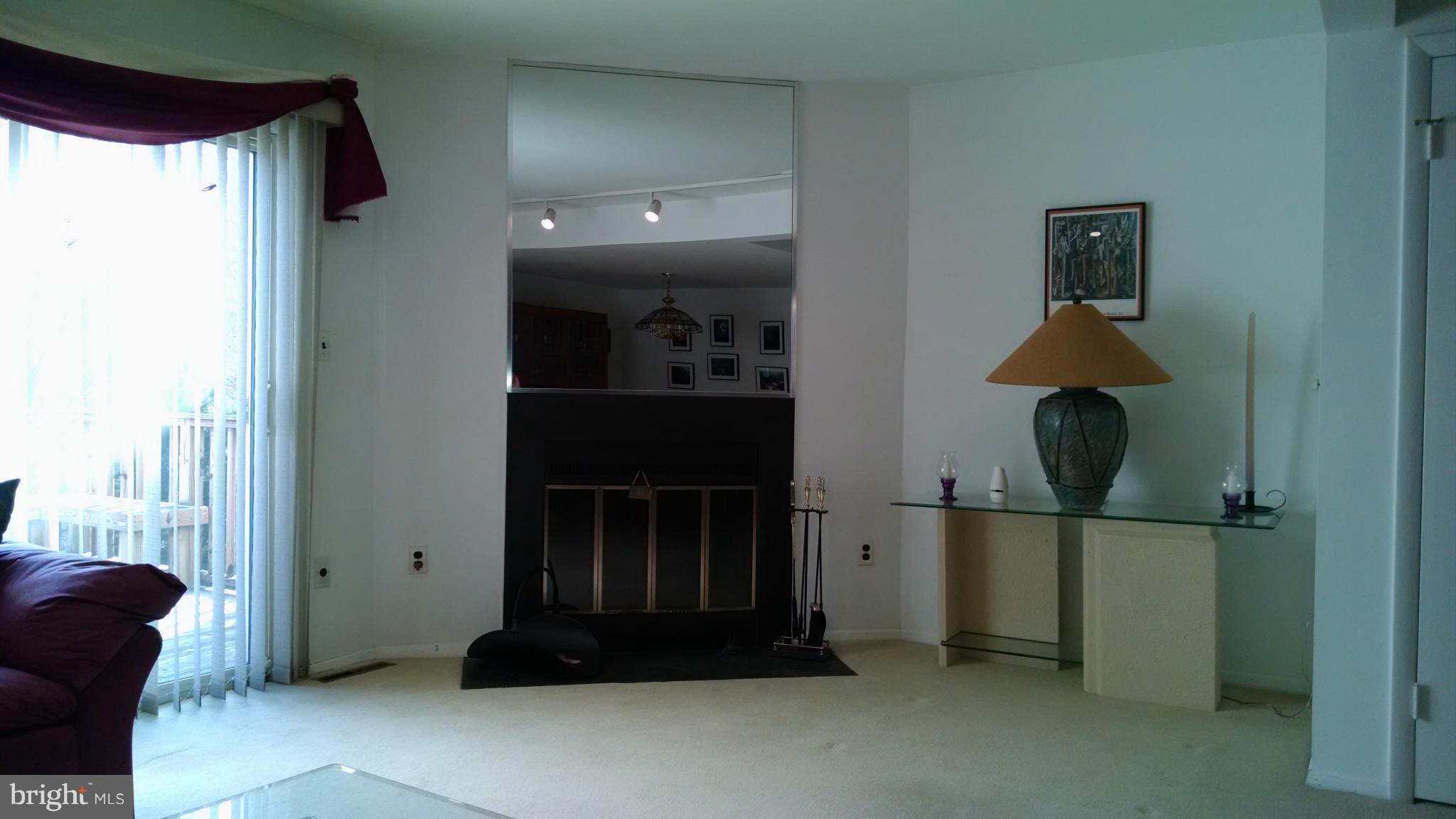 9259 Bellbeck Road Baltimore, MD 21234 - Photo 9 of 28 Living Room