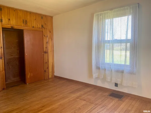 $65,900 | 124 East Prairie Street, Broadwell, IL 62634