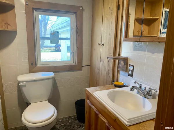 $65,900 | 124 East Prairie Street, Broadwell, IL 62634