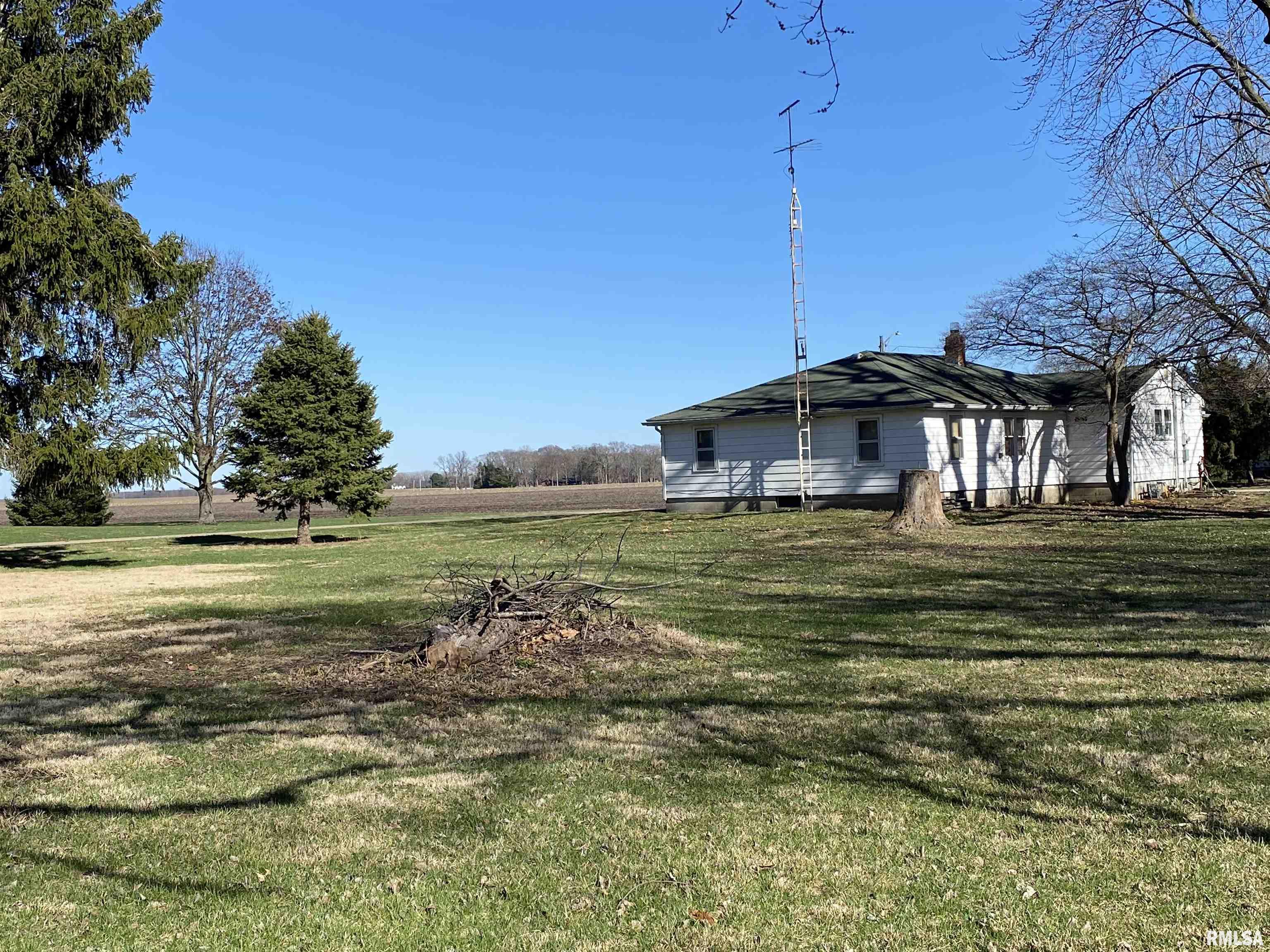 124 East Prairie Street Broadwell, IL 62634 - Photo 4 of 53