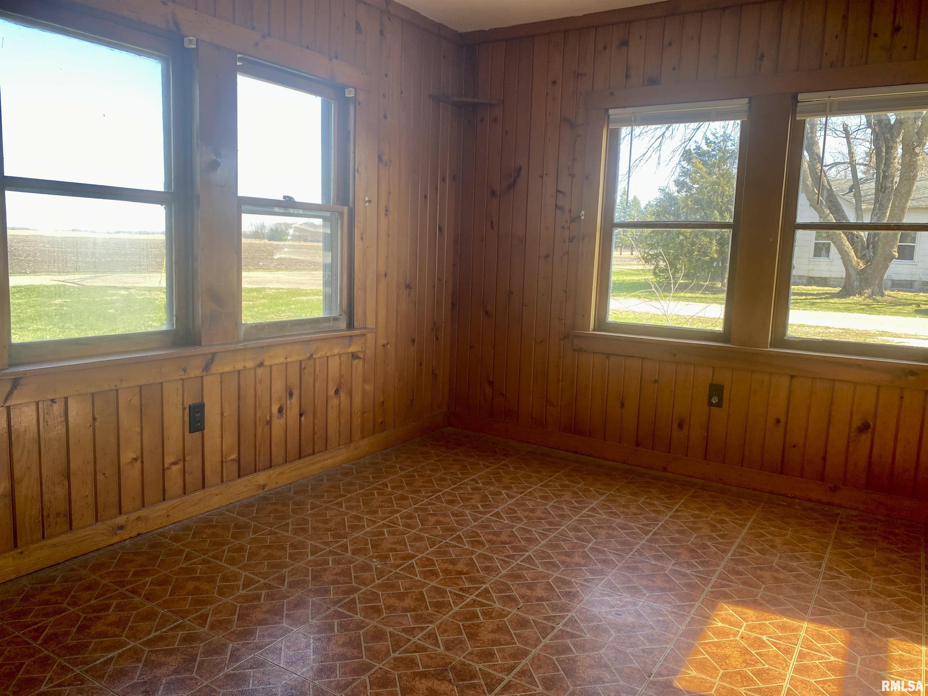 124 East Prairie Street Broadwell, IL 62634 - Photo 7 of 53