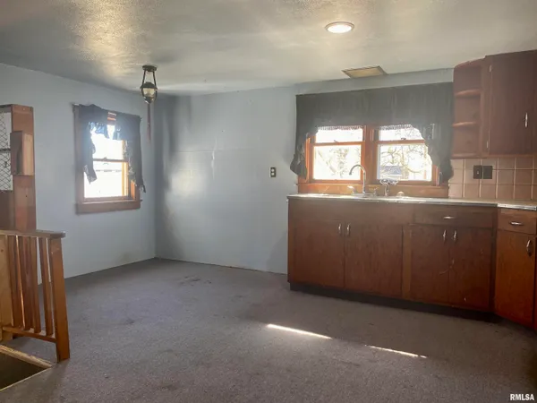 $65,900 | 124 East Prairie Street, Broadwell, IL 62634