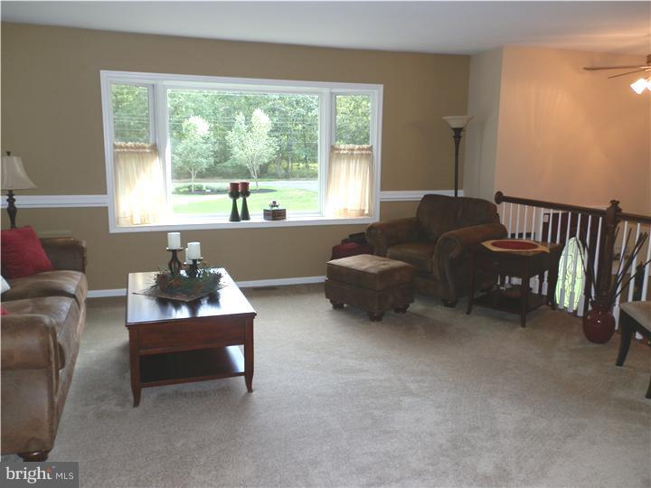 456 Carranza Road Tabernacle, NJ 08088 - Photo 3 of 24 Living Room