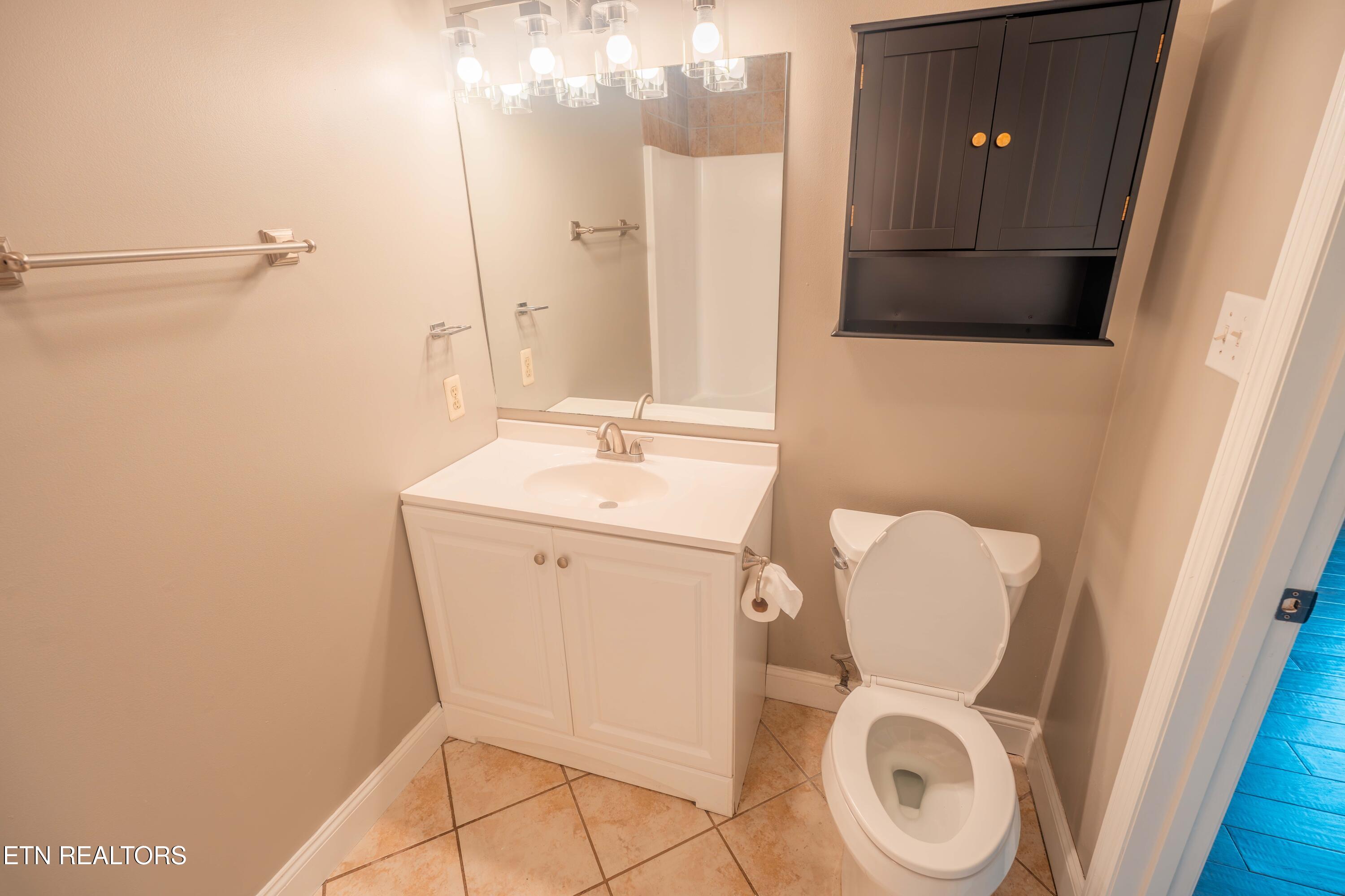 7722 Ashcroft Way Powell, TN 37849 - Photo 18 of 24 Secondary Full Bathroom