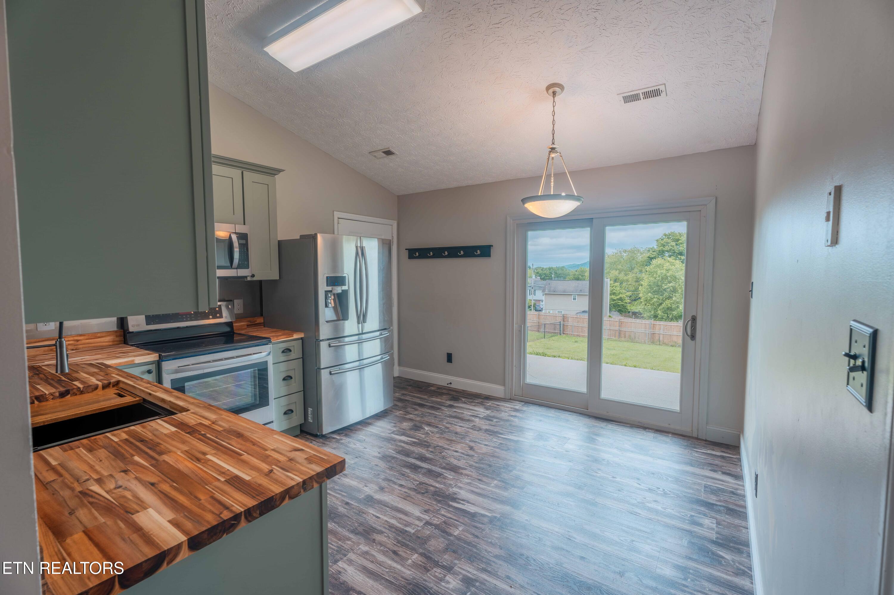7722 Ashcroft Way Powell, TN 37849 - Photo 3 of 24 Spacious Kitchen