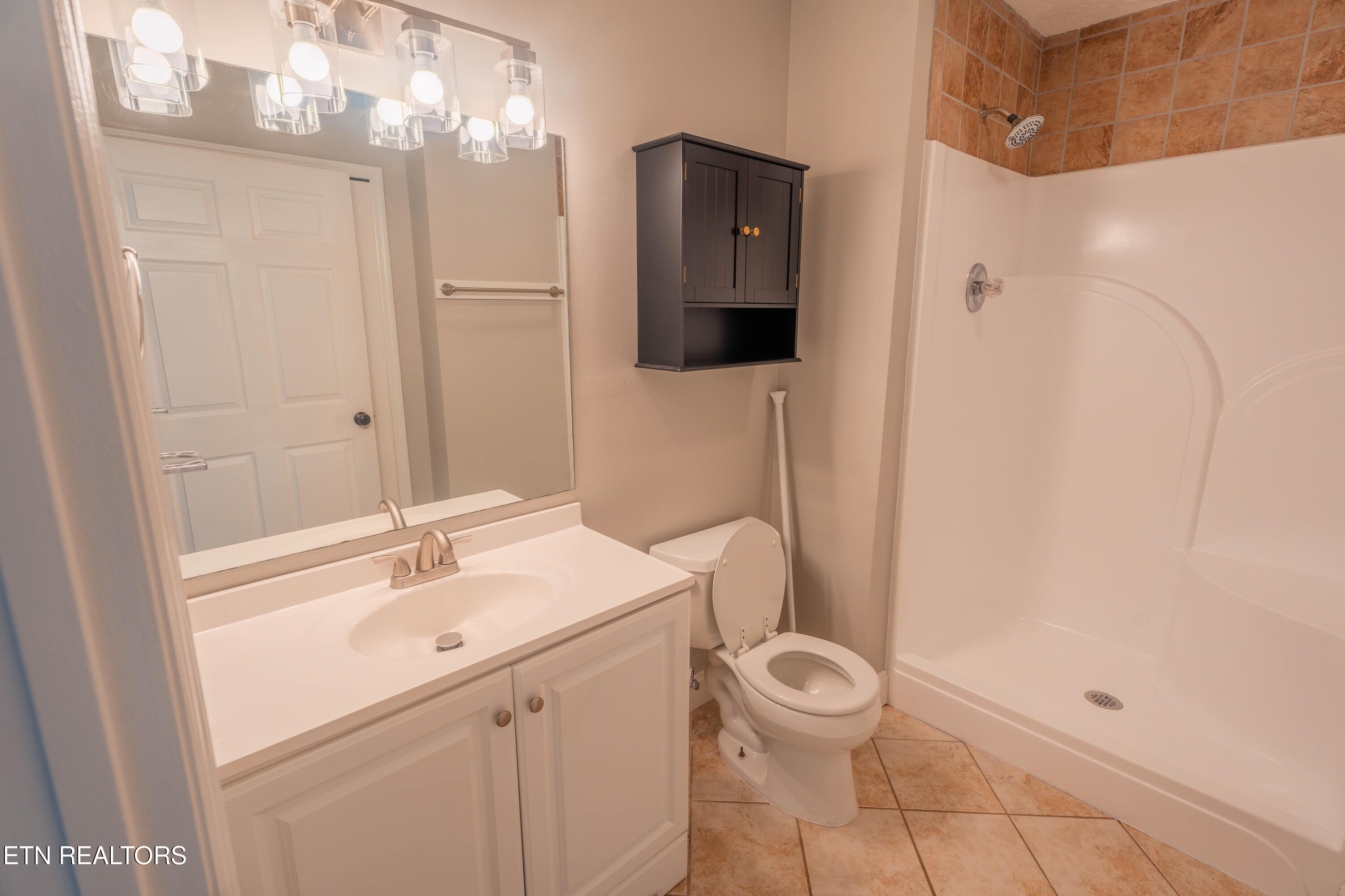 7722 Ashcroft Way Powell, TN 37849 - Photo 6 of 24 Ensuite Master Bath