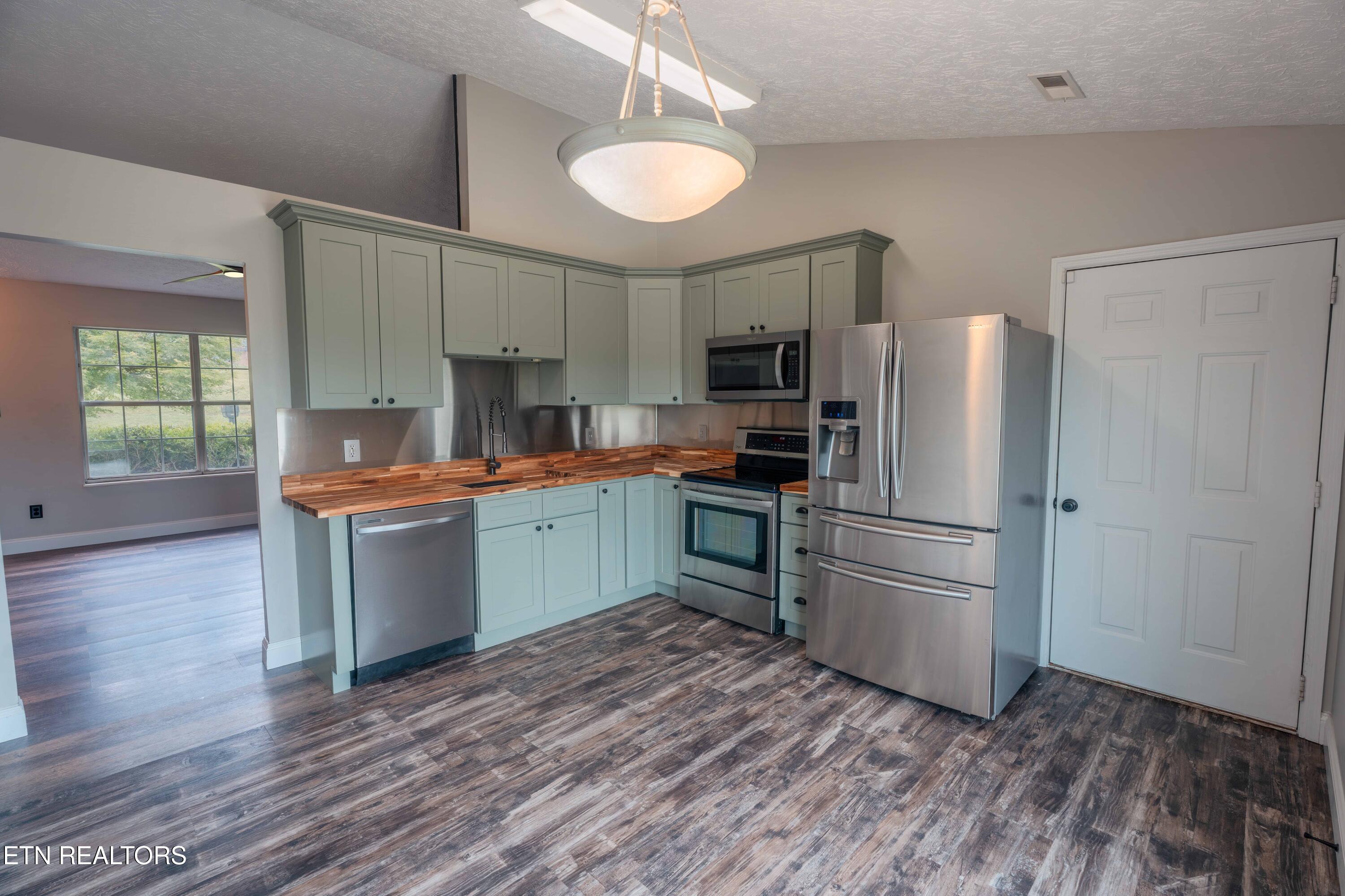 7722 Ashcroft Way Powell, TN 37849 - Photo 10 of 24 Spacious Kitchen