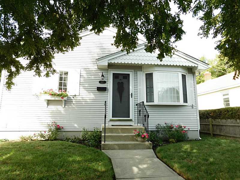 117 Edgemere Road Pawtucket, RI 02861 - Photo 1 of 20 Exterior Front.