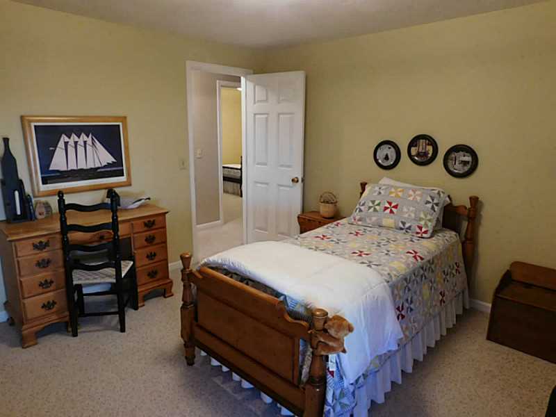 117 Edgemere Road Pawtucket, RI 02861 - Photo 15 of 20 Bedroom.