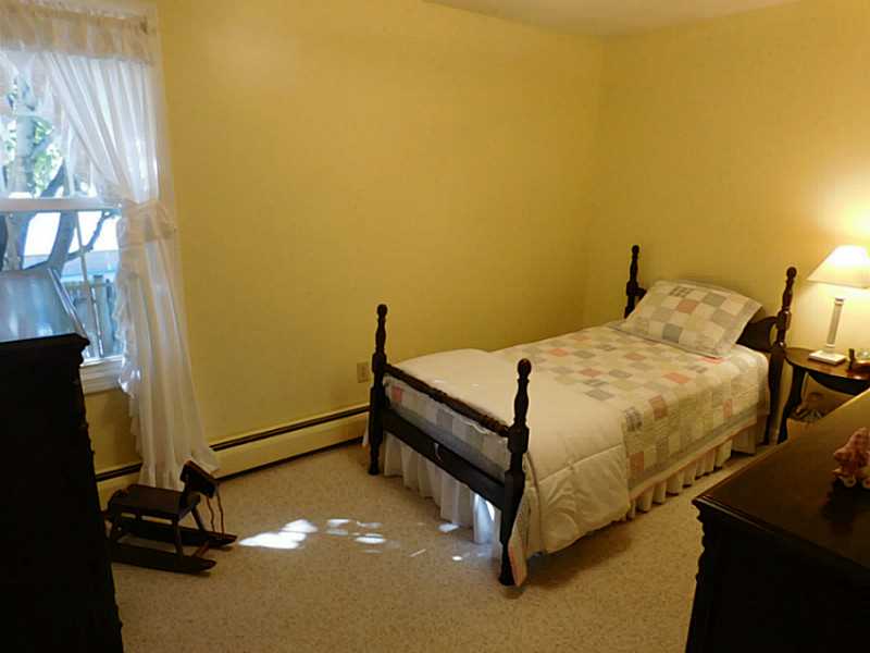 117 Edgemere Road Pawtucket, RI 02861 - Photo 17 of 20 Bedroom.