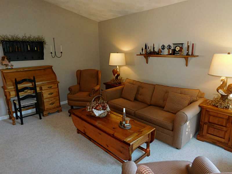 117 Edgemere Road Pawtucket, RI 02861 - Photo 6 of 20 Living Room.