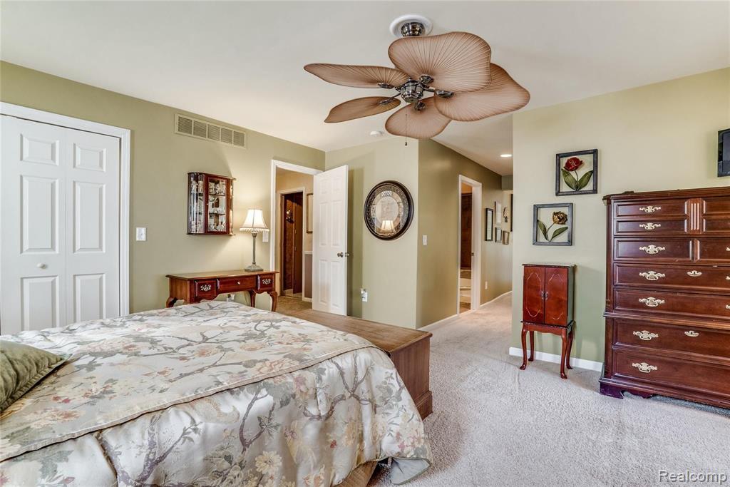 1179 Barneswood Lane Rochester Hills, MI 48306 - Photo 15 of 32