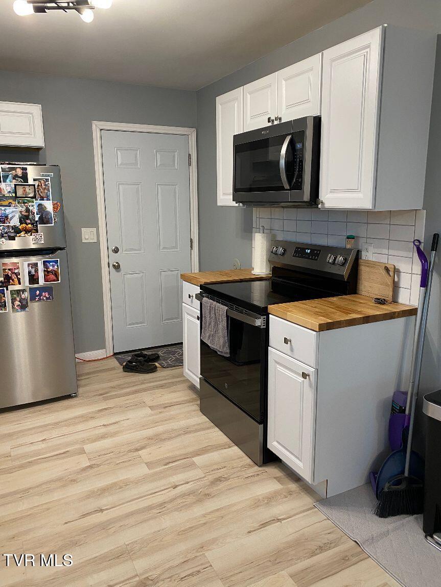 147 Third Street Jonesville, VA 24263 - Photo 10 of 17 kitchen
