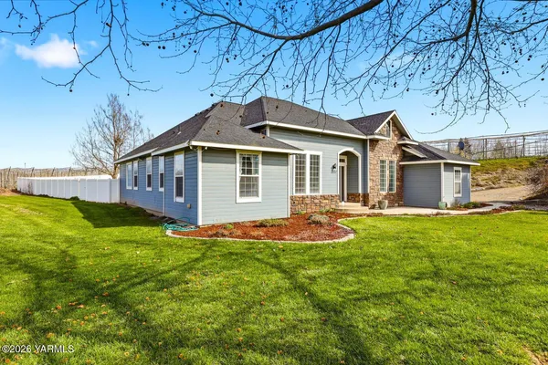 $499,000 | 1031 Orchardvale Road, Zillah, WA 98953