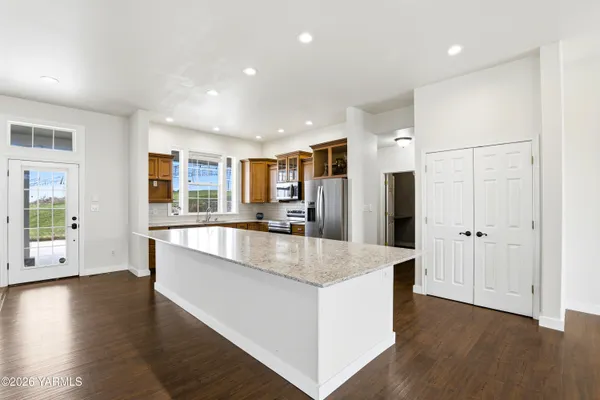 $499,000 | 1031 Orchardvale Road, Zillah, WA 98953