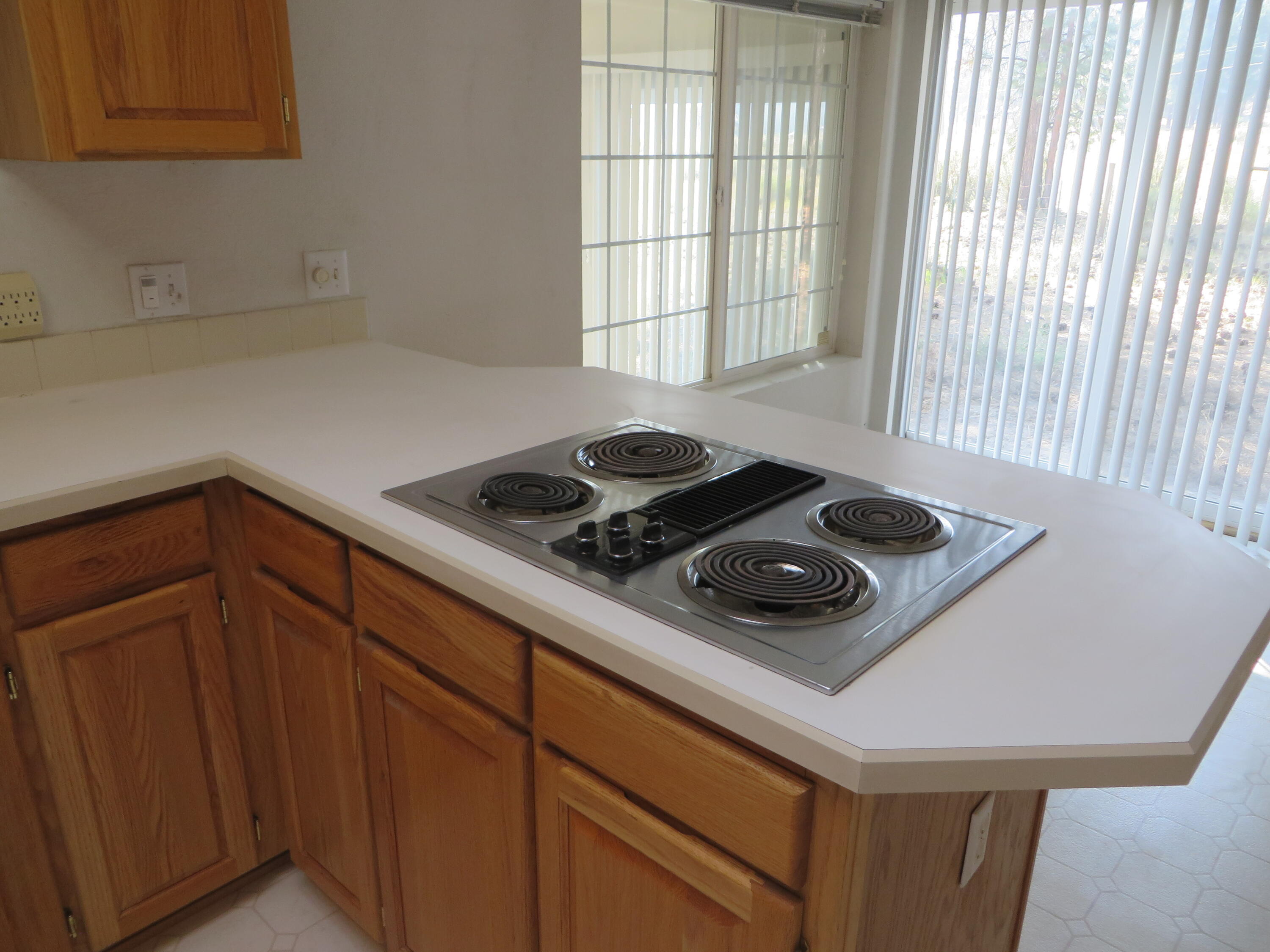 40020 9 Mile Road Chiloquin, OR 97624 - Photo 22 of 54 cook top
