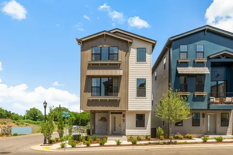 $799,900 | 323 Edith Circle, Nashville, TN 37208