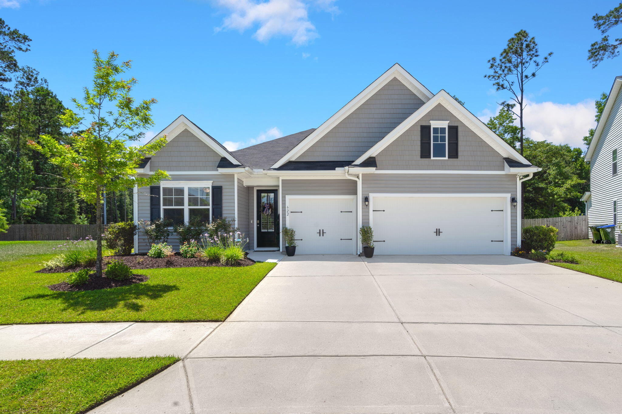 622 Kilarney Road Summerville, SC 29483 - Photo 1 of 55 1