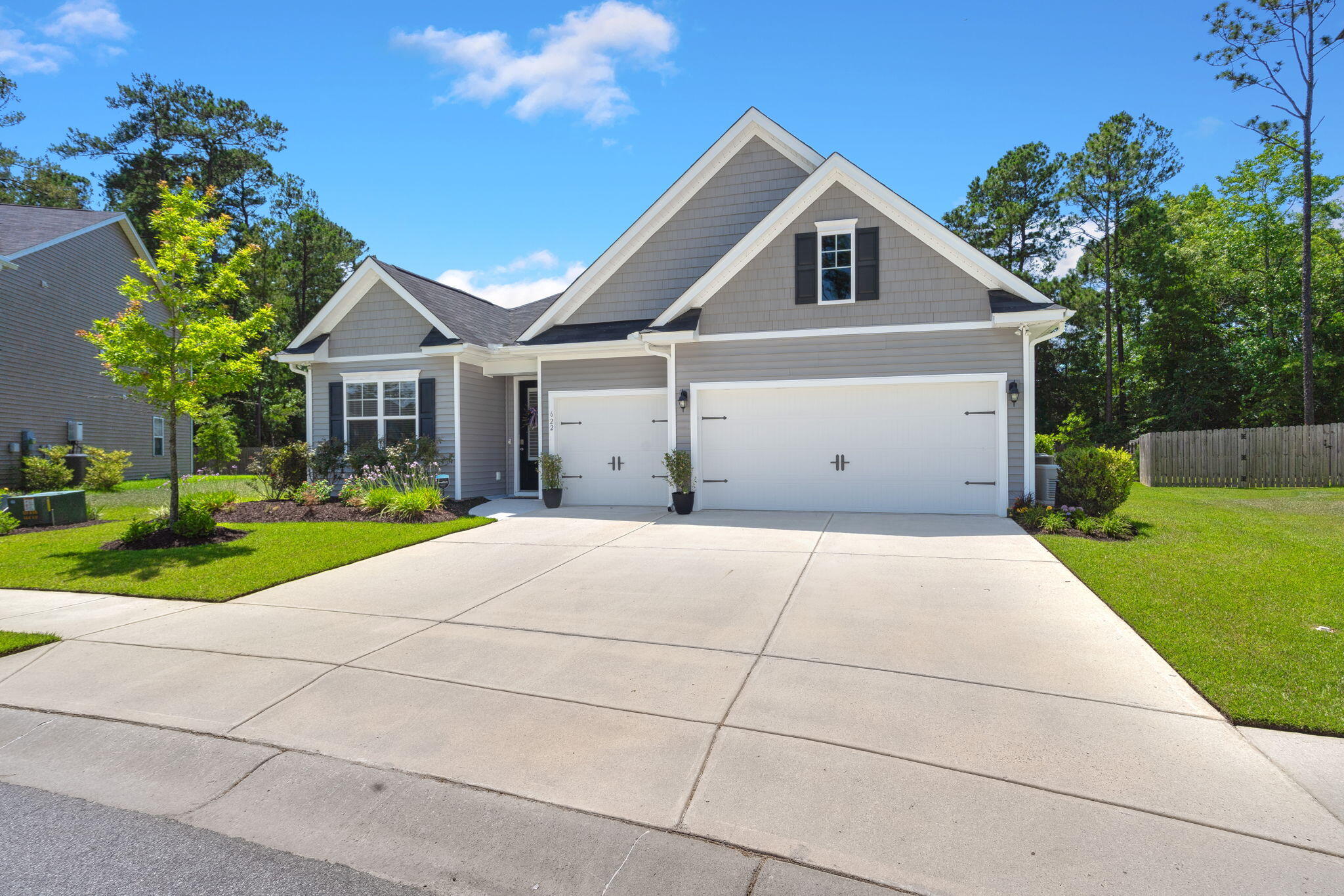 622 Kilarney Road Summerville, SC 29483 - Photo 2 of 55 2