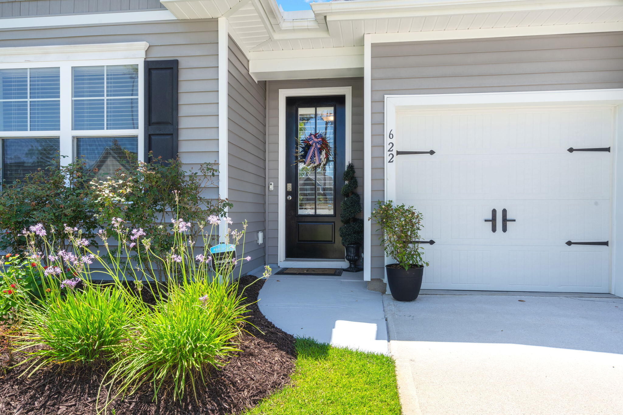 622 Kilarney Road Summerville, SC 29483 - Photo 3 of 55 3