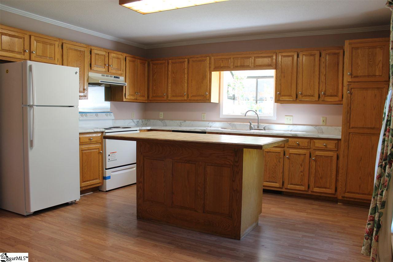 310 Gibson Road Easley, SC 29640 - Photo 5 of 26