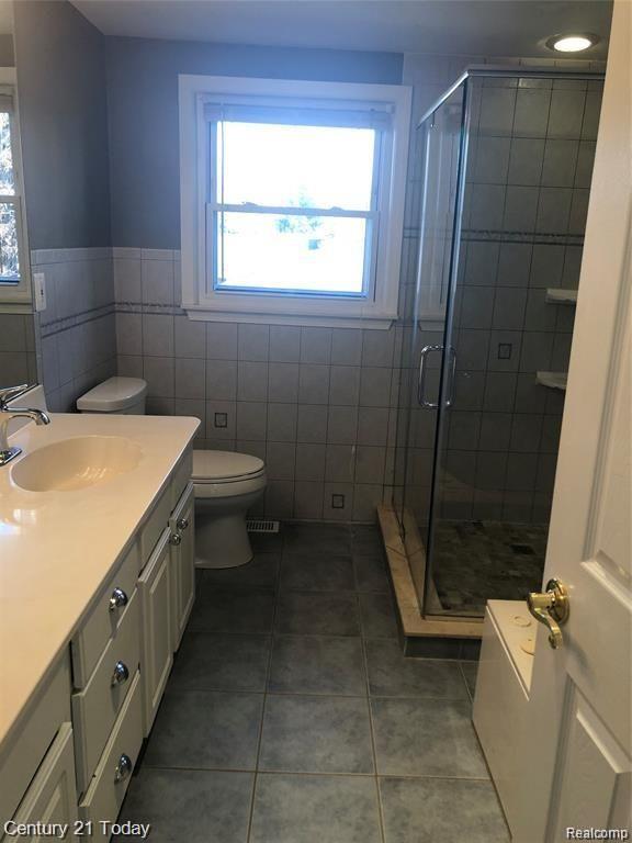 24045 Rockingham Street Southfield, MI 48033 - Photo 12 of 17
