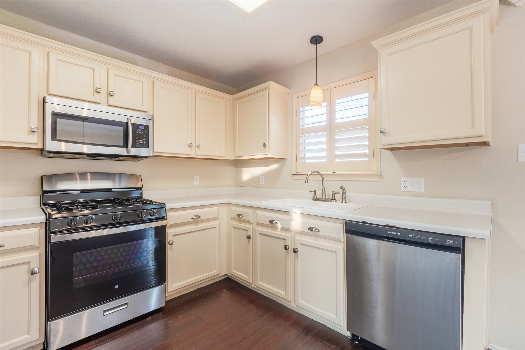 7700 Portland Trail Austin, TX 78729 - Photo 9 of 36