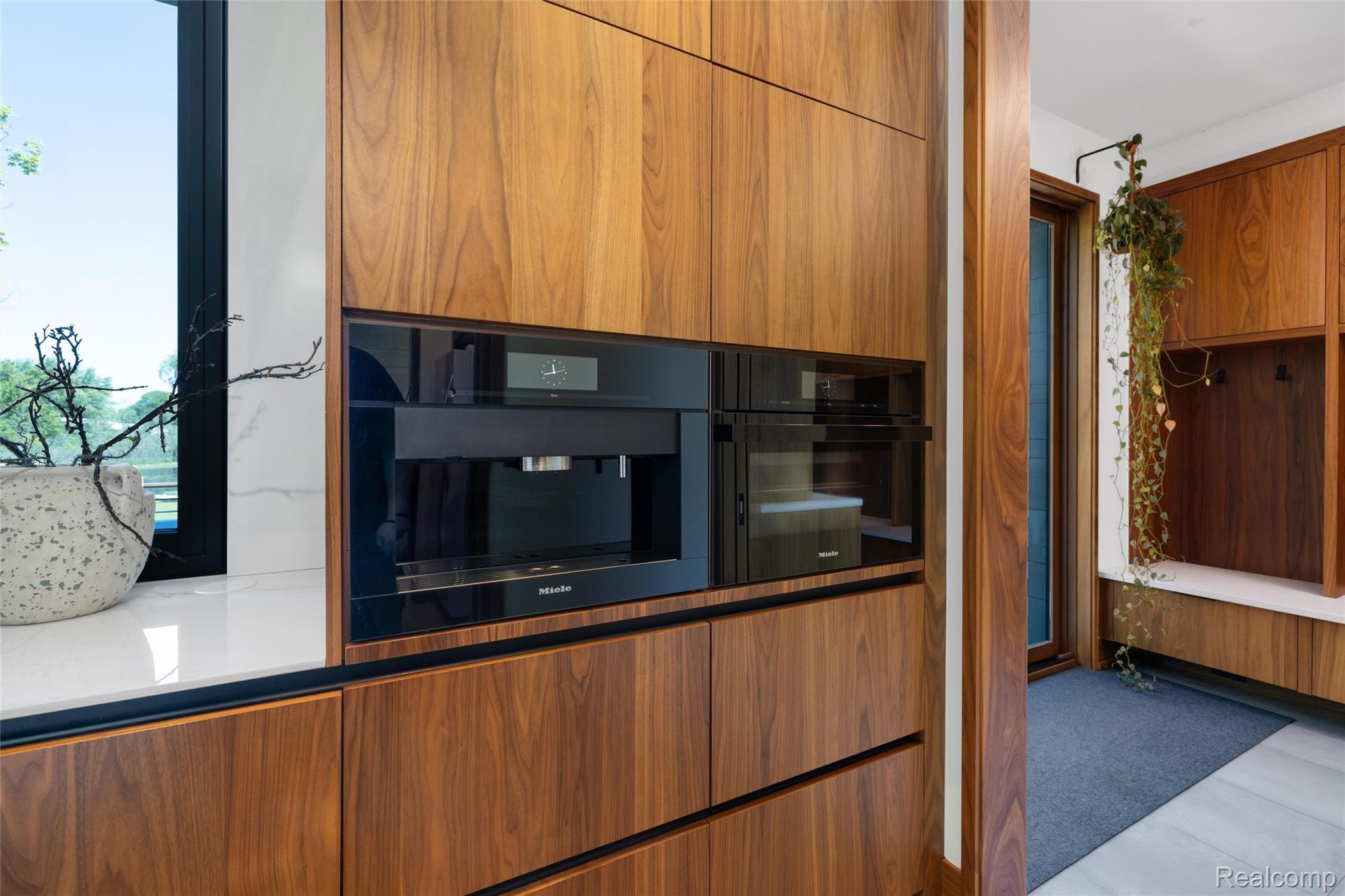 2700 Squirrel Road Bloomfield Hills, MI 48304 - Photo 20 of 83 027-2700 Squirrel Rd 0023.jpg